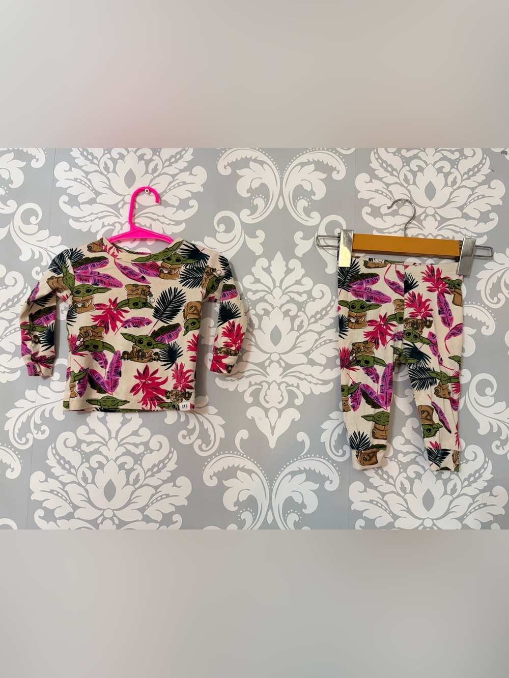 💫4/$25 • Baby Gap Star Wars Grogu Tropical Print 2 Piece PJ Set